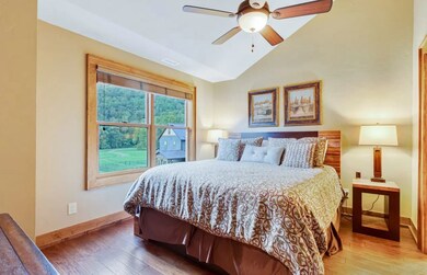 Upstairs front bedroom