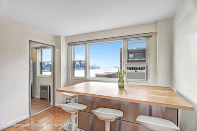 08-Dining Room
