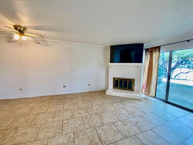 Spacious living room
