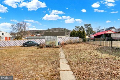 3439 Raymond St, Reading, PA 19605 - photo 5