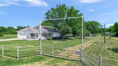 1613 Middle Rd, Denison, TX 75021 - photo 2