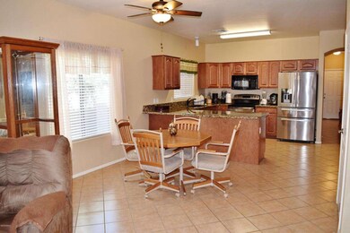 Dining/ kitchen