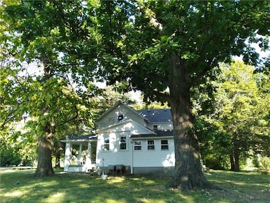 324 W Walnut St, Prescott, KS 66767 - photo 3