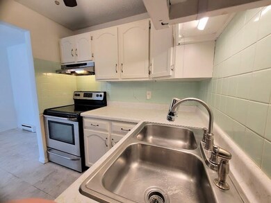 68E Constitution Dr unit 68, Londonderry, NH 03053 - photo 7