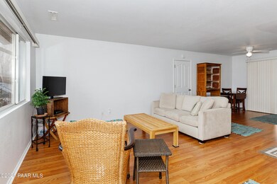 004_Living Room