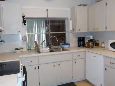 704 Hillcrest Rd, Boynton Beach, FL 33435 - photo 7