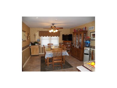 Spacious Dining Area !