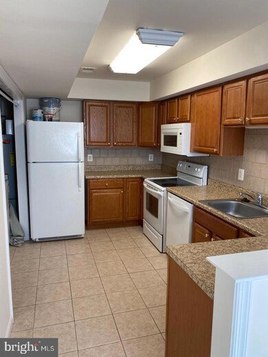 9628 Hagel Cir unit 26/B, Lorton, VA 22079 - photo 7