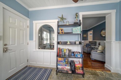 8102 Bayshore Dr, Treasure Island, FL 33706 - photo 5