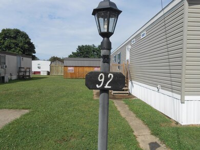 92 Evergreen Ave, Circleville, OH 43113 - photo 3