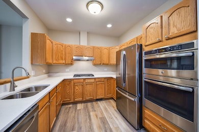 310 Delnor Glen Dr unit 310, Saint Charles, IL 60174 - photo 6