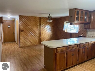 634 S Campbell Rd, West Branch, MI 48661 - photo 6