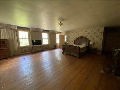 Large Master Suite with private bath and 2 walk in closets