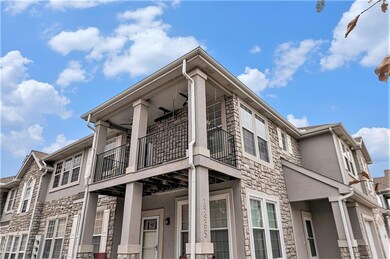 15967 S Crestview Dr, Olathe, KS 66062 - photo 2