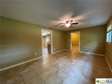 818 W Hopkins St unit B, San Marcos, TX 78666 - photo 6