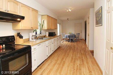 604 Falmouth Ct, Sykesville, MD 21784 - photo 6