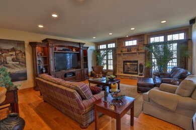 322 Canter Dr, Dallas, PA 18612 - photo 4