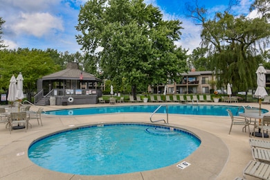 31 Abbey Villa Cir unit D, Fontana, WI 53125 - photo 4