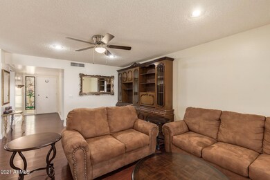 10301 W Kelso Dr, Sun City, AZ 85351 - photo 7