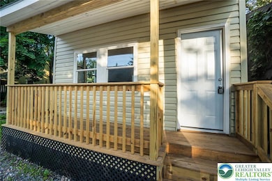 226 Fern St, Jim Thorpe, PA 18229 - photo 2