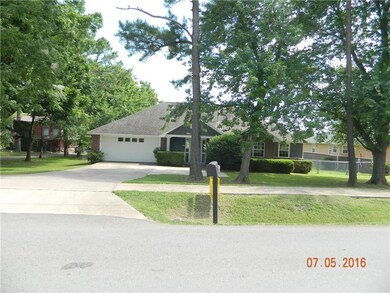 729 E Parks St, Prairie Grove, AR 72753 - photo 2