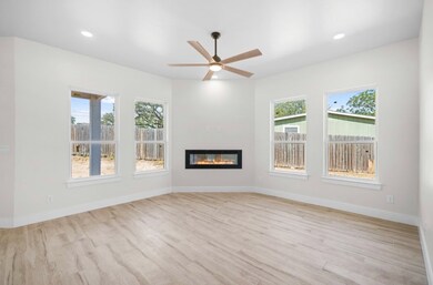 1608 Redwood Ct, Fredericksburg, TX 78624 - photo 3