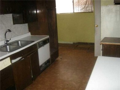 2733 Gold Ave, El Paso, TX 79930 - photo 5