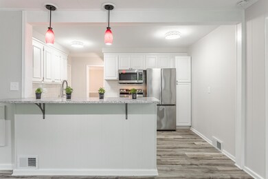 2300 Devonshire Rd, Bloomfield Hills, MI 48302 - photo 6