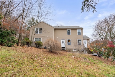 7 Hayestown Heights, Danbury, CT 06811 - photo 2