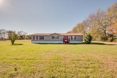 Your own little piece of heaven in a lovely setting.