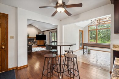 3446 Sycamore Ct NE, Cedar Rapids, IA 52402 - photo 6