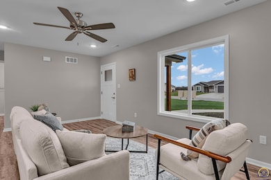 304 Clay Ave, Carbondale, KS 66414 - photo 4