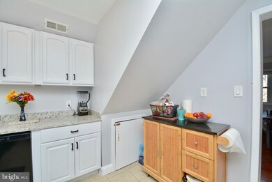 205 Cabbel Dr, Manassas Park, VA 20111 - photo 5