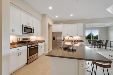 8024 Clearwater Ct, Sarasota, FL 34241 - photo 4