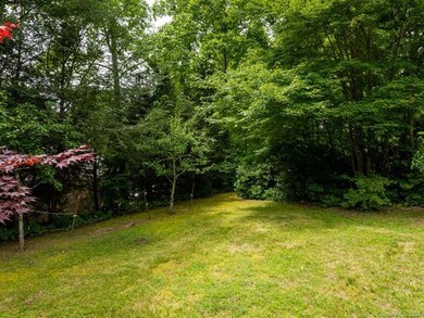 54 Chestnut Ln, Hendersonville, NC 28792 - photo 4