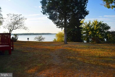 117 Riverview Cir, Colonial Beach, VA 22443 - photo 4