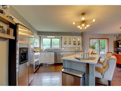 1422 E 21st St, the Dalles, OR 97058 - photo 4