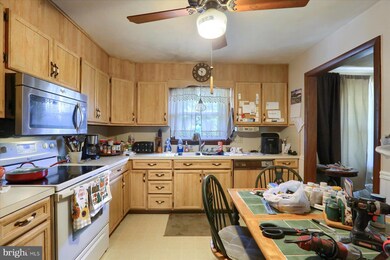 624 W Pajabon Dr, Palmyra, PA 17078 - photo 4