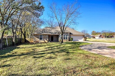 102 Chrissa Dr, Pottsboro, TX 75076 - photo 3