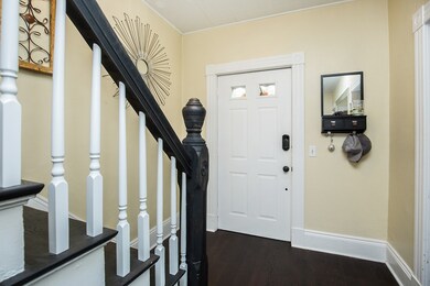 82 Beacon St, Lowell, MA 01850 - photo 5