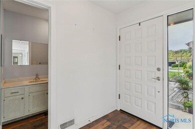 6716 Embassy Ct unit B8, Maumee, OH 43537 - photo 5