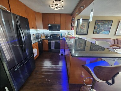 Admirals Port East Condominiums unit 310W, Aventura, FL 33160 - photo 2