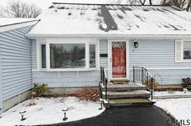 7 Hawthorne Ct, Albany, NY 12211 - photo 2