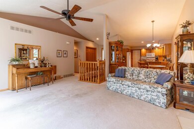 3023 Pheasant Dr unit B, Cedar Falls, IA 50613 - photo 7