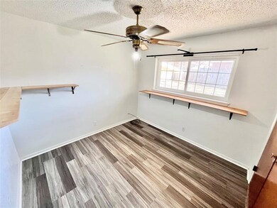 914 S Hyde Park Ave, Denison, TX 75020 - photo 5