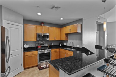 945 E Playa Del Norte Dr #4024-5