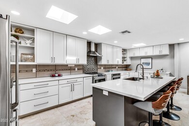 7721 N Via De Fonda