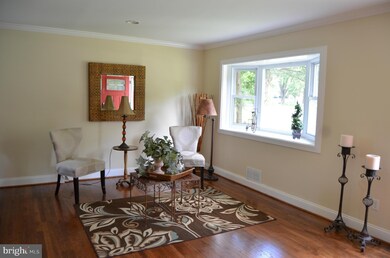 13116 Parkland Dr, Rockville, MD 20853 - photo 4