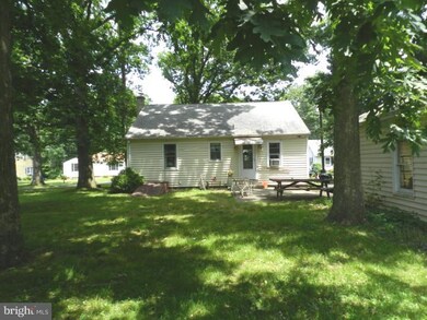 606 Hickory Ave, Telford, PA 18969 - photo 4