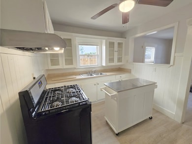 2812 Saint Emanuel St, Houston, TX 77004 - photo 6